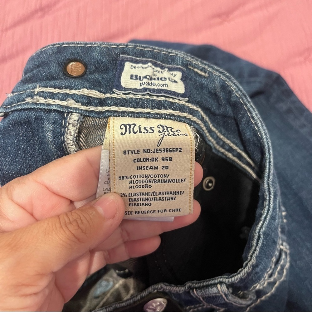 Miss Me Dark Wash Capris - Picture 4 of 10